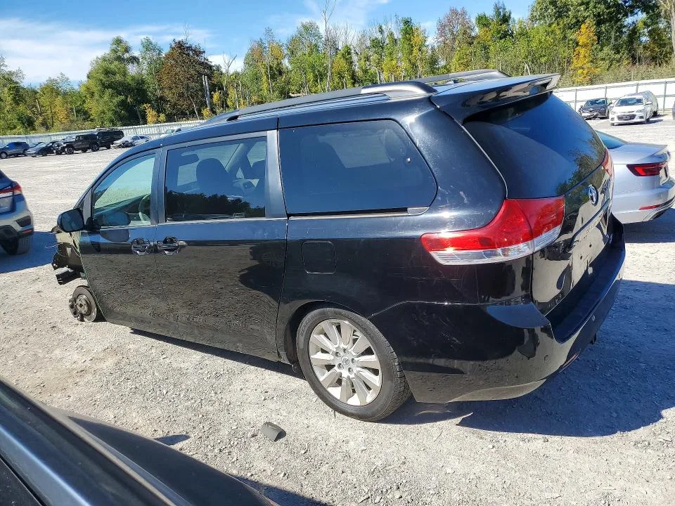 5TDJK3DC9DS050919 — 2013 TOYOTA SIENNA photo 2