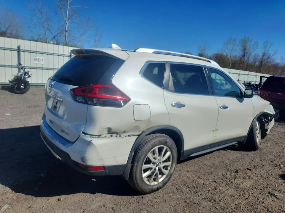 KNMAT2MV0JP607439 — 2018 NISSAN ROGUE photo 3
