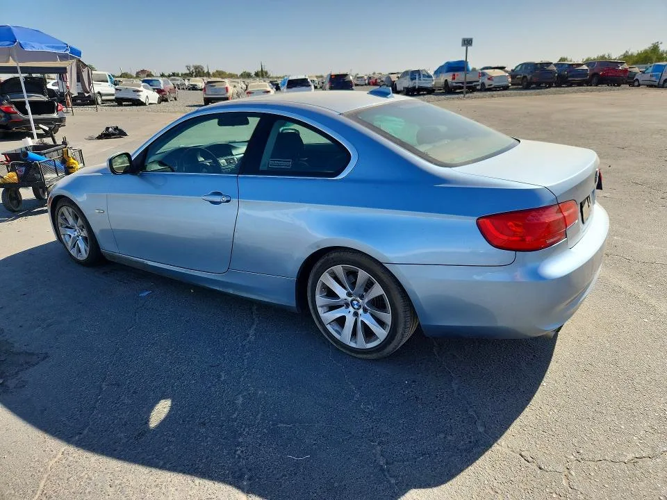 WBAKE5C54CE756465 — 2012 BMW 328 photo 2
