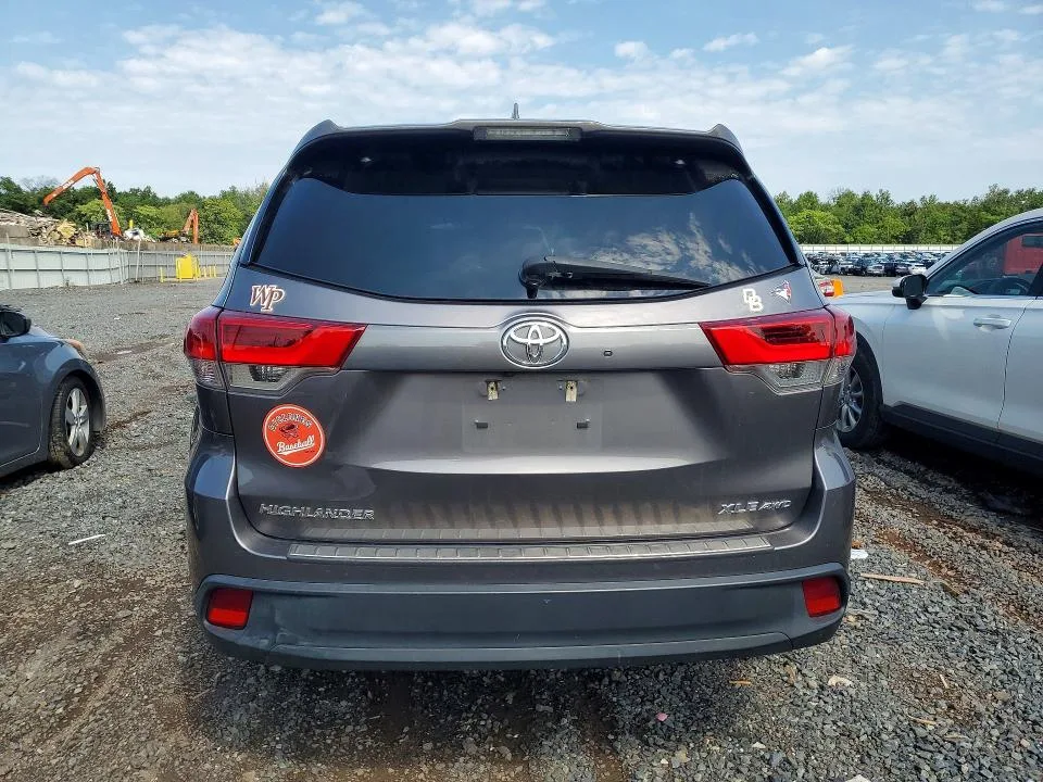 5TDJZRFH9KS588508 — 2019 TOYOTA HIGHLANDER photo 6