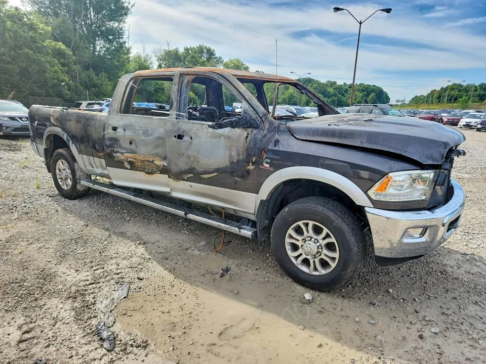 3C63R3JL8JG253620 — 2018 RAM 3500 photo 4