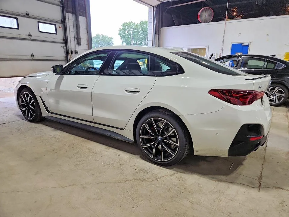 WBY43HD05SFT96362 — 2025 BMW I4 photo 2