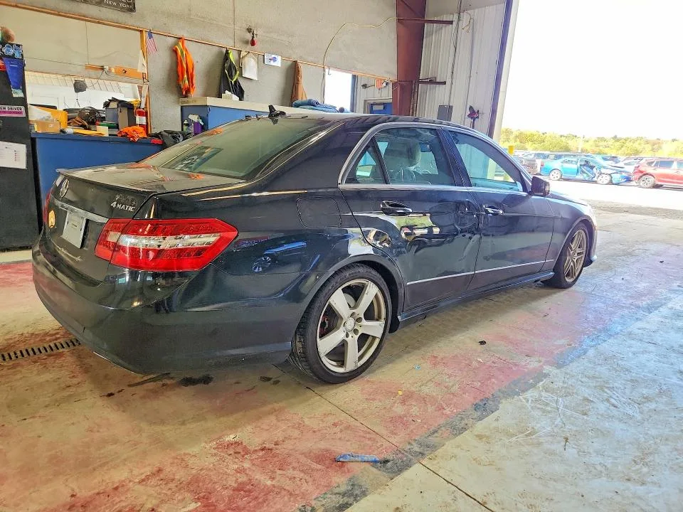 WDDHF8HBXBA460047 — 2011 MERCEDES-BENZ E photo 3