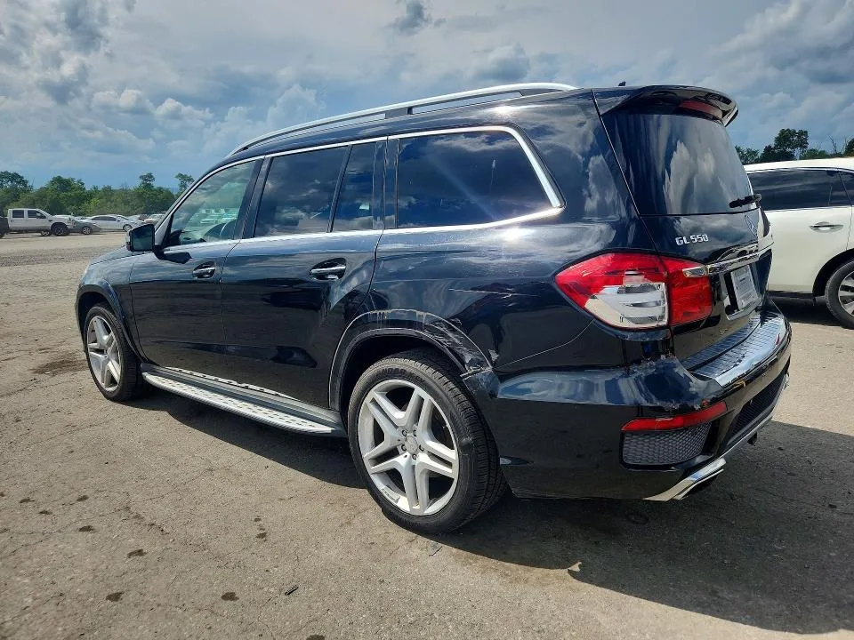 4JGDF7DE5FA558343 — 2015 MERCEDES-BENZ GL photo 2