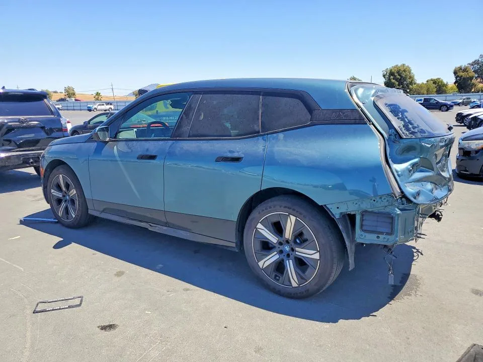 WB523CF04SCT07743 — 2025 BMW IX photo 2