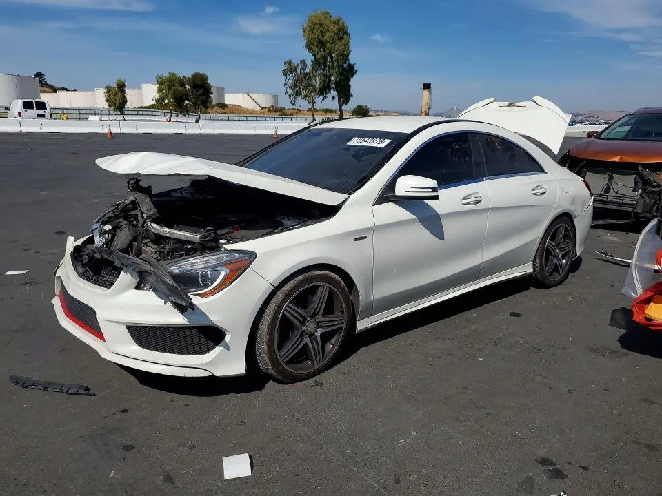 WDDSJ4EB8FN201010 — 2015 MERCEDES-BENZ CLA photo 1