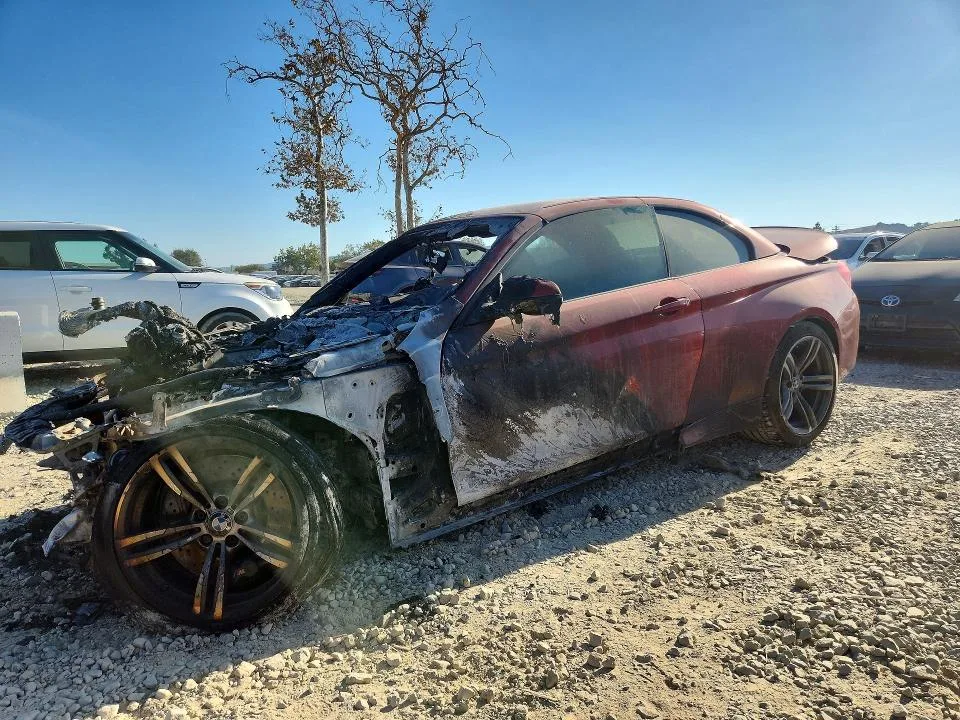 WBS4Z9C56JED22094 — 2018 BMW M4 photo 1