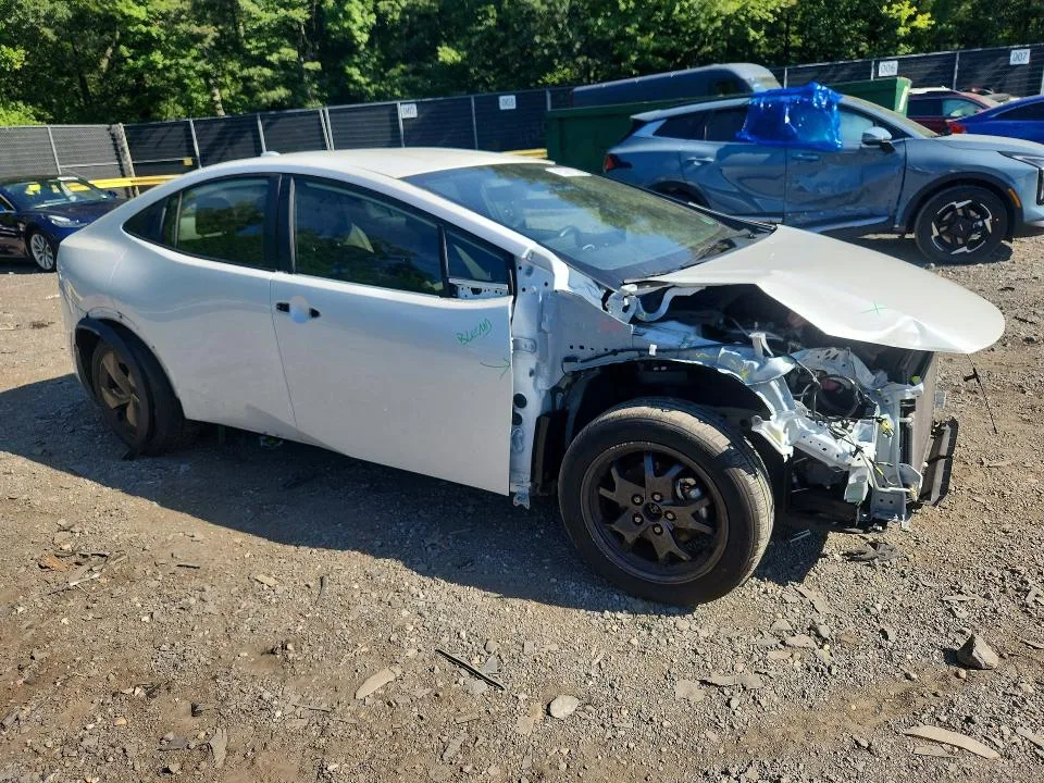 JTDACAAU2P3004272 — 2023 TOYOTA PRIUS photo 4
