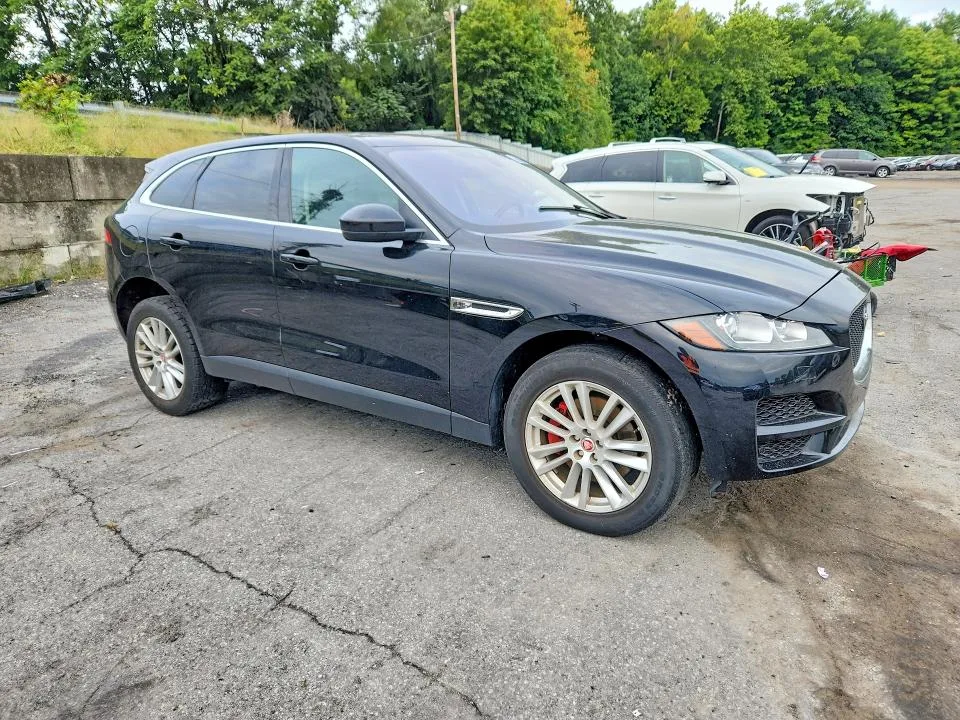 SADCK2GX5KA392688 — 2019 JAGUAR F-PACE photo 4