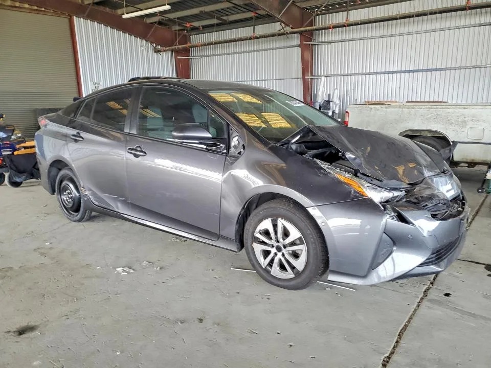 JTDKARFU9J3055521 — 2018 TOYOTA PRIUS photo 4