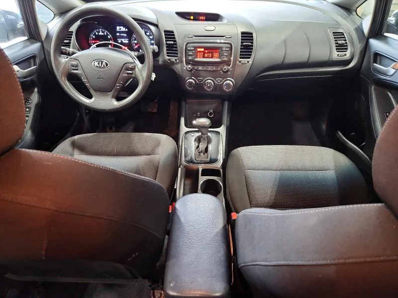 3KPFK4A76HE087929 — 2017 KIA FORTE photo 8