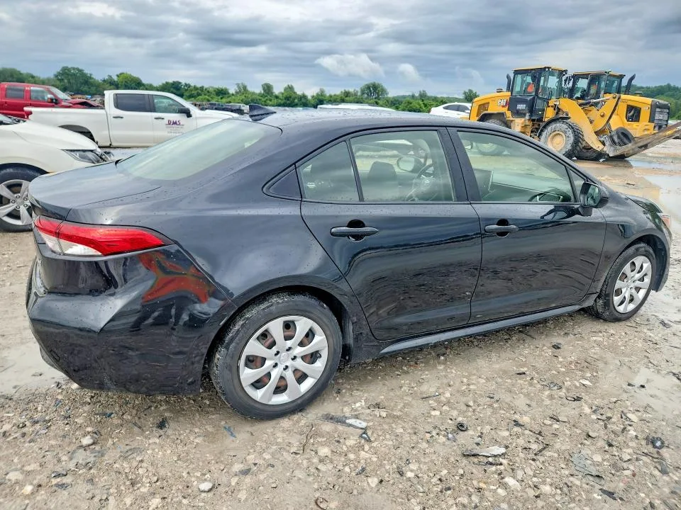 JTDEPMAE9MJ173891 — 2021 TOYOTA COROLLA photo 3