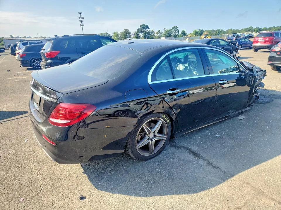 WDDZF4KB3HA158095 — 2017 MERCEDES-BENZ E photo 3