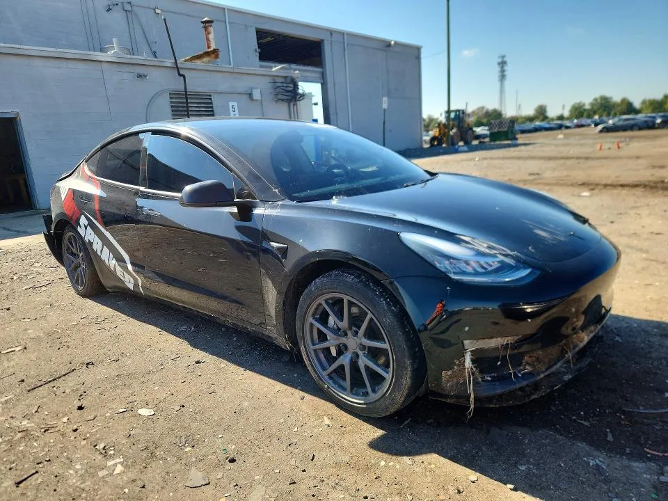 5YJ3E1EA9KF361818 — 2019 TESLA MODEL 3 photo 4
