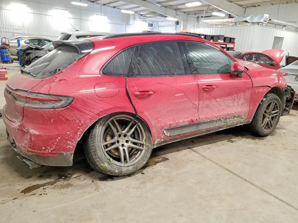 WP1AB2A56MLB36317 — 2021 PORSCHE MACAN photo 3