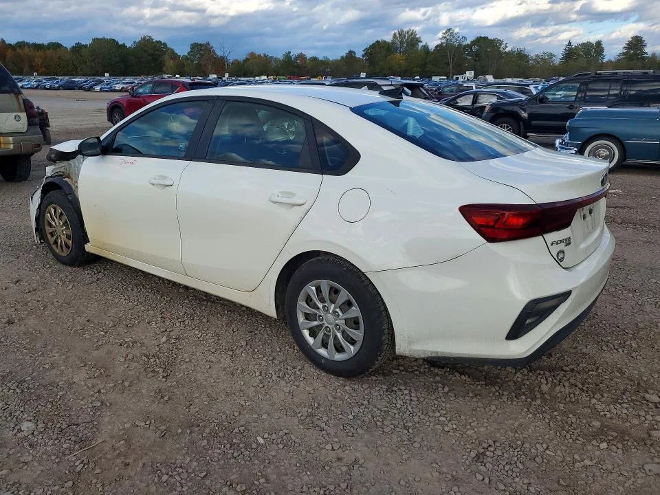 3KPF24AD7LE174351 — 2020 KIA FORTE photo 2