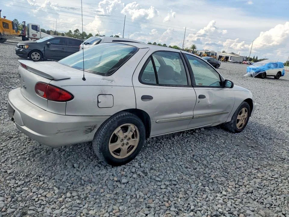 1G1JF524627337324 — 2002 CHEVROLET CAVALIER photo 3