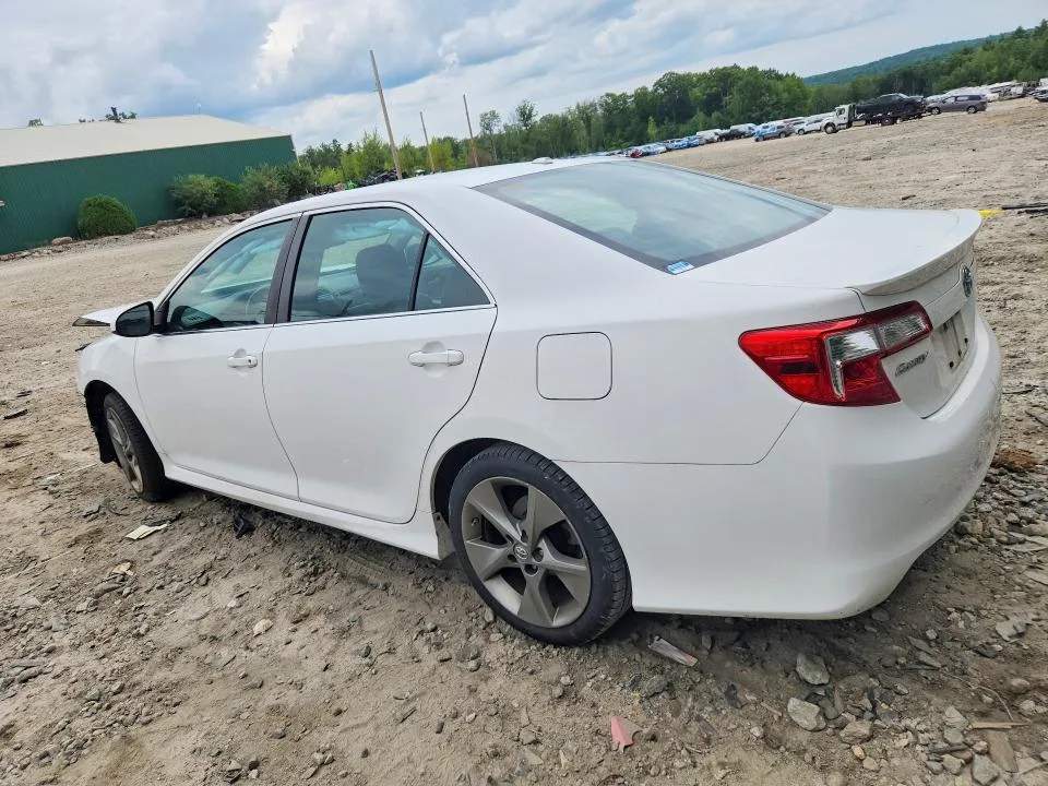 4T1BK1FK7EU539700 — 2014 TOYOTA CAMRY photo 2