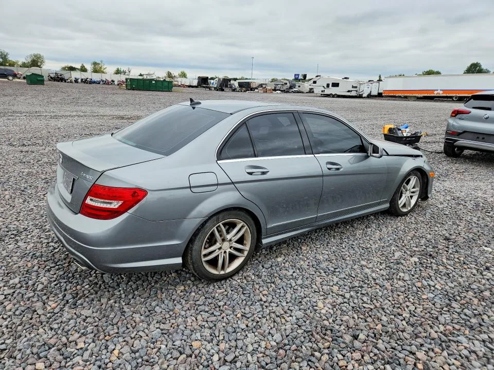 WDDGF8AB9DR243759 — 2013 MERCEDES-BENZ C photo 3
