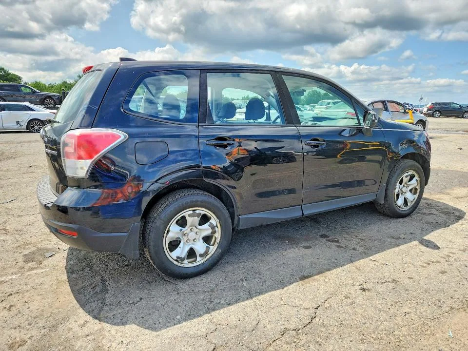 JF2SJAAC9JG566799 — 2018 SUBARU FORESTER photo 3