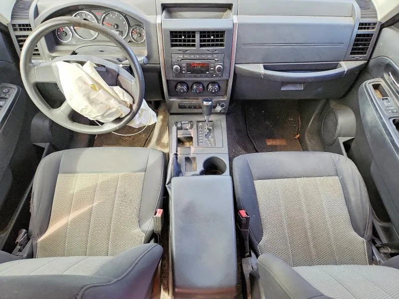 1J4PN2GKXAW116124 — 2010 JEEP LIBERTY photo 8