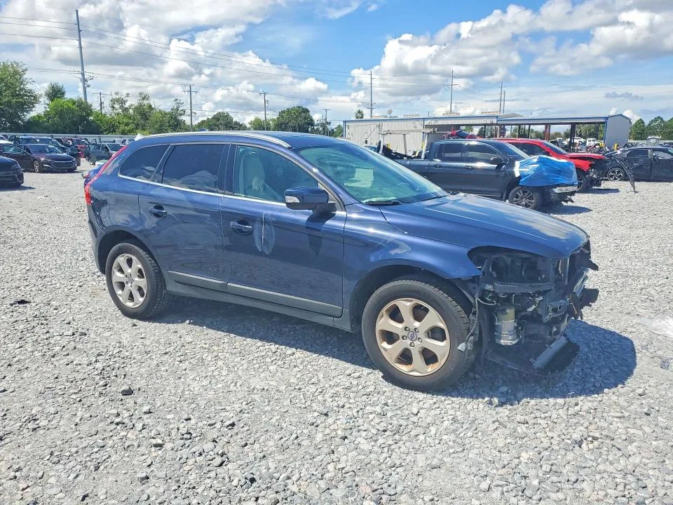 YV4952DL5D2419140 — 2013 VOLVO XC60 photo 4