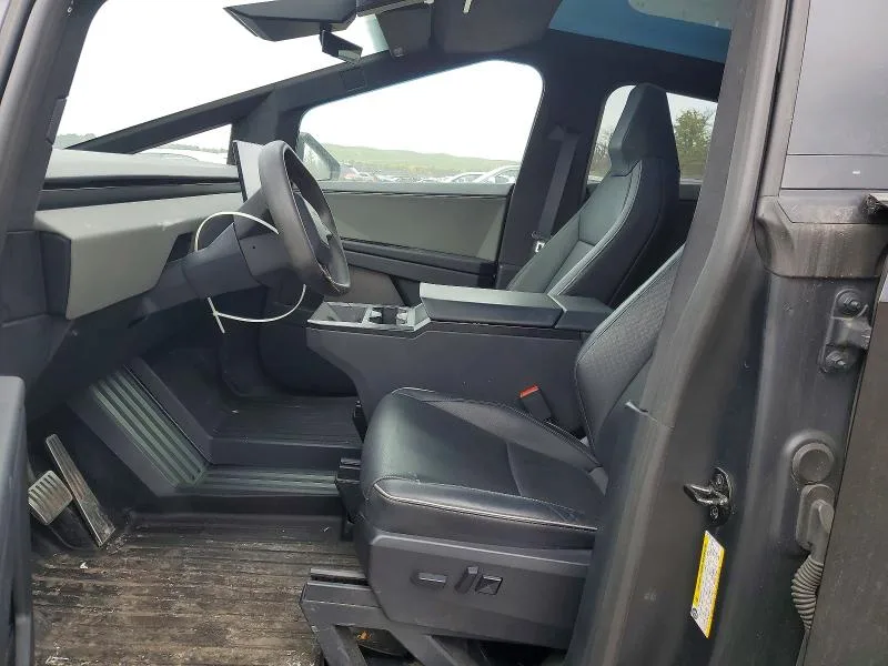 7G2CEHED0RA024235 — 2024 TESLA CYBERTRUCK photo 7