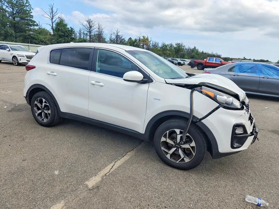 KNDPMCAC8L7675989 — 2020 KIA SPORTAGE photo 4