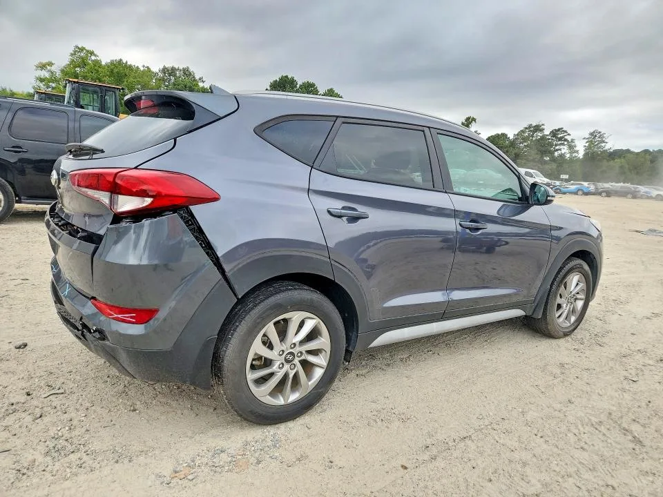 KM8J33A47JU818801 — 2018 HYUNDAI TUCSON photo 3