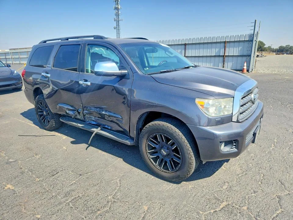 5TDDY5G11GS147053 — 2016 TOYOTA SEQUOIA photo 4