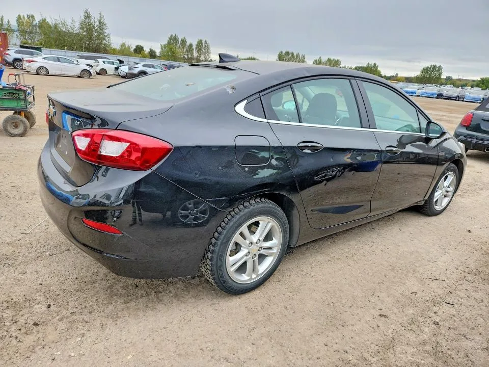 1G1BE5SM5J7169150 — 2018 CHEVROLET CRUZE photo 3