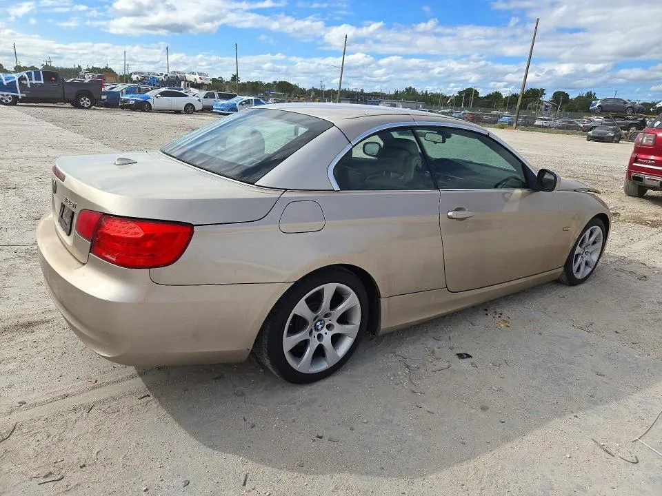 WBADW3C5XCE821684 — 2012 BMW 328 photo 3