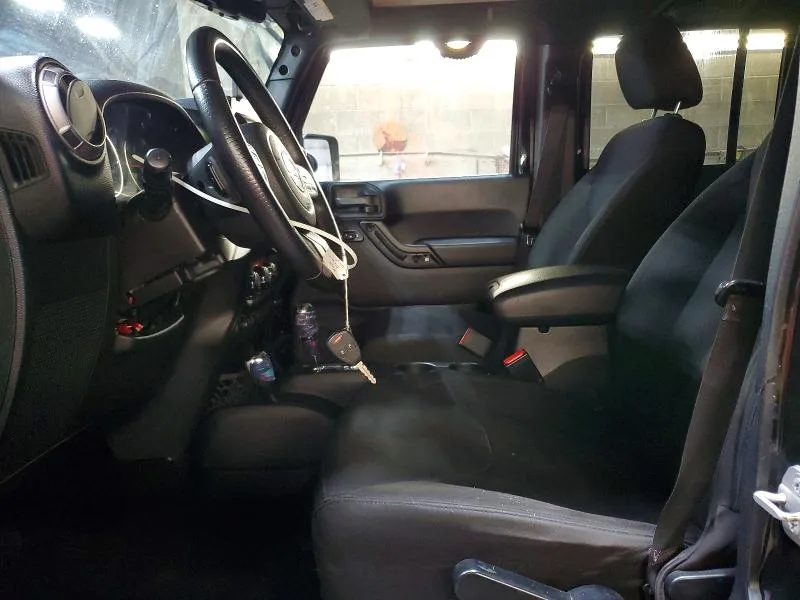 1C4BJWDG6EL327380 — 2014 JEEP WRANGLER UNLIMITED photo 7
