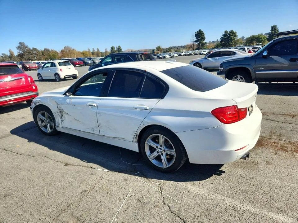 WBA3A5C54CF342547 — 2012 BMW 328 photo 2