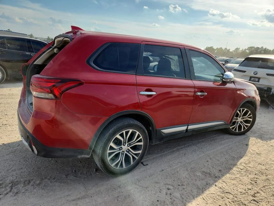 JA4AD3A38JZ060991 — 2018 MITSUBISHI OUTLANDER photo 3