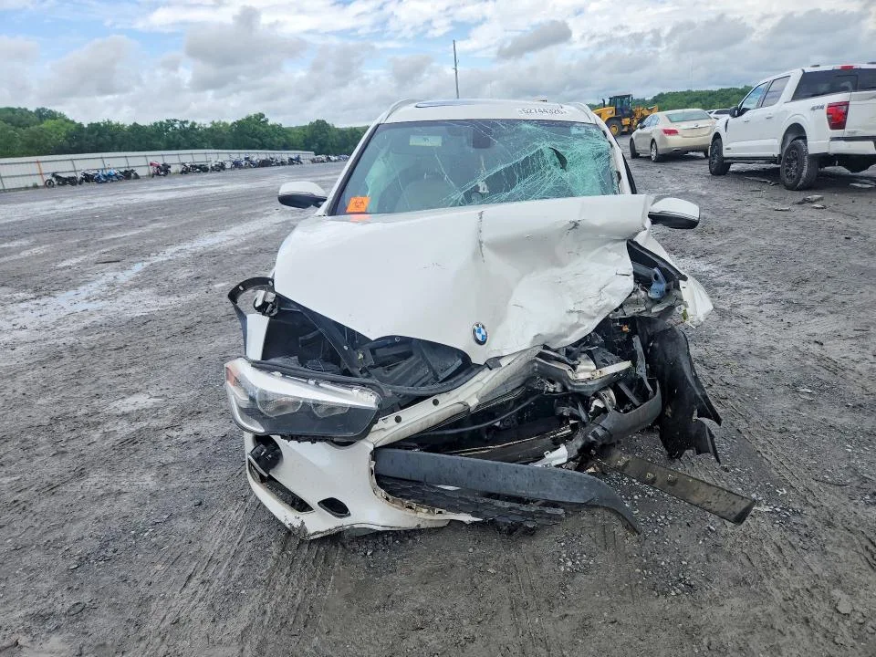 WBXHU7C38J5H41416 — 2018 BMW X1 photo 5