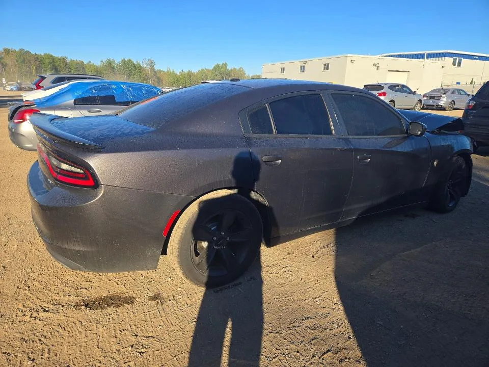 2C3CDXHG2HH654005 — 2017 DODGE CHARGER photo 3