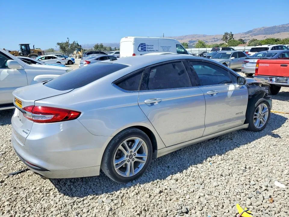3FA6P0LU0JR242668 — 2018 FORD FUSION photo 3