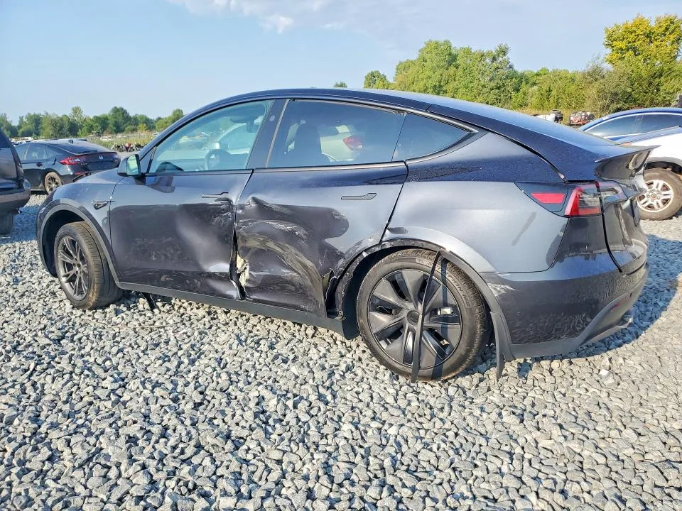 7SAYGDED0SF257605 — 2025 TESLA MODEL Y photo 2