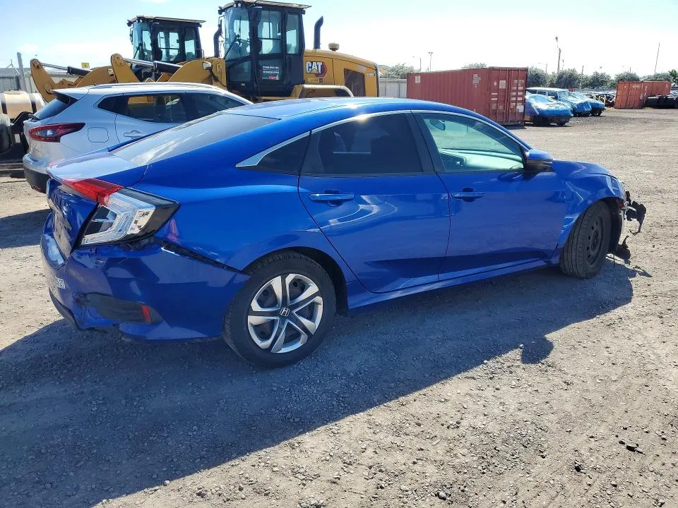 2HGFC2F53JH607637 — 2018 HONDA CIVIC photo 3