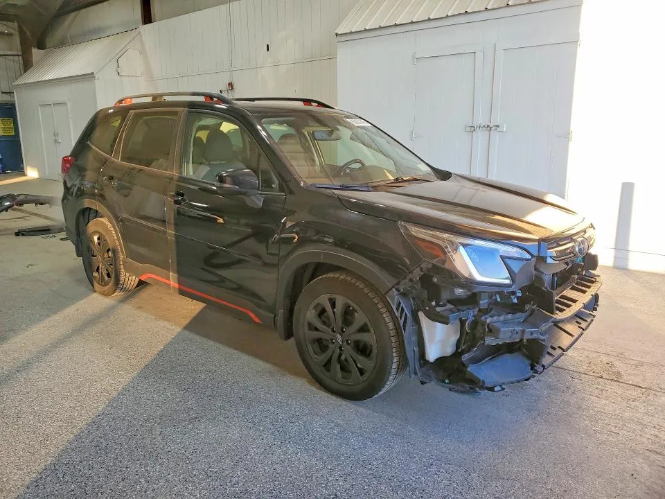 JF2SKAJC2PH422379 — 2023 SUBARU FORESTER photo 4