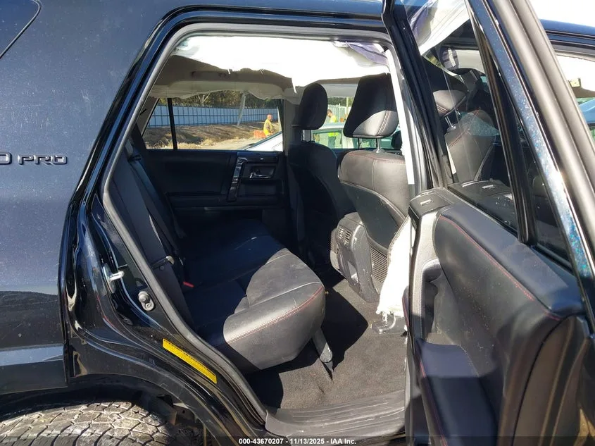 JTELU5JR1P6143313 — 2023 TOYOTA 4Runner photo 6