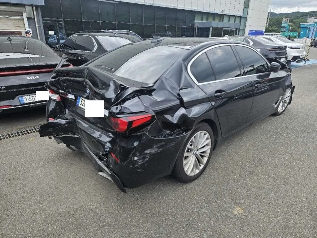 WBA51AG0XMCG25492 — 2021 BMW 530E photo 5