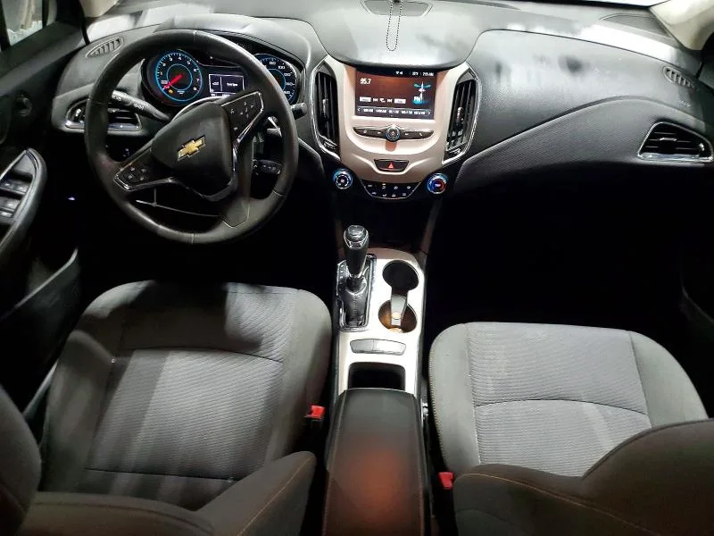 1G1BC5SM3J7216004 — 2018 CHEVROLET CRUZE photo 8