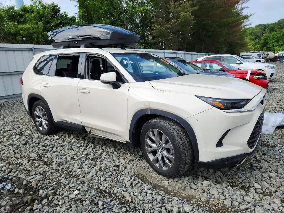 5TDAAAB56RS018383 — 2024 TOYOTA GRAND HIGHLANDER photo 4