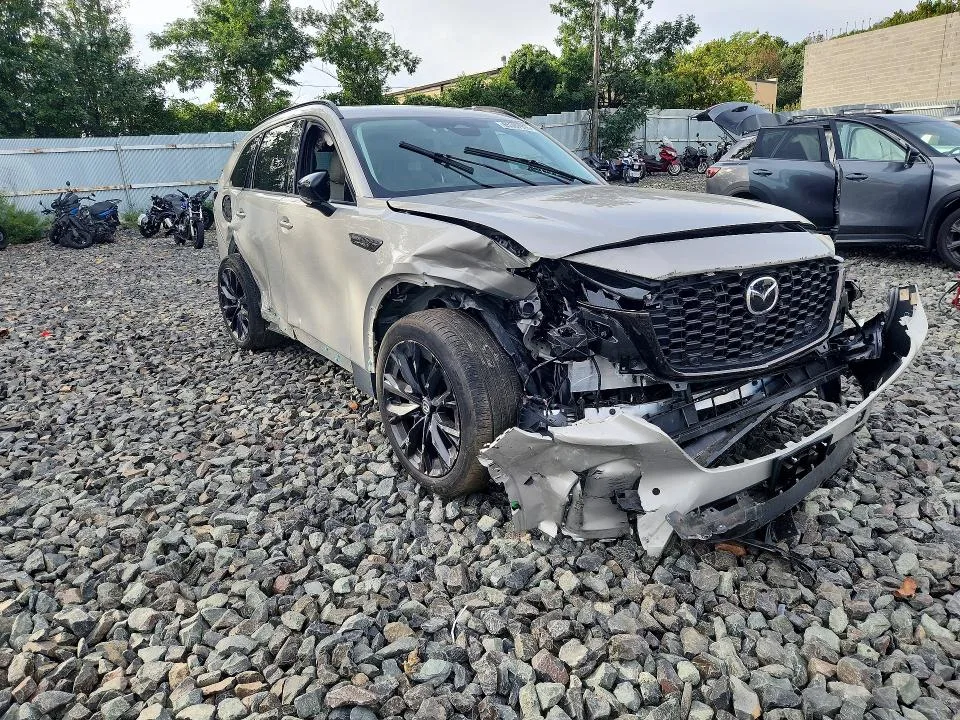 JM3KKCHA7S1249367 — 2025 MAZDA CX-90 photo 4