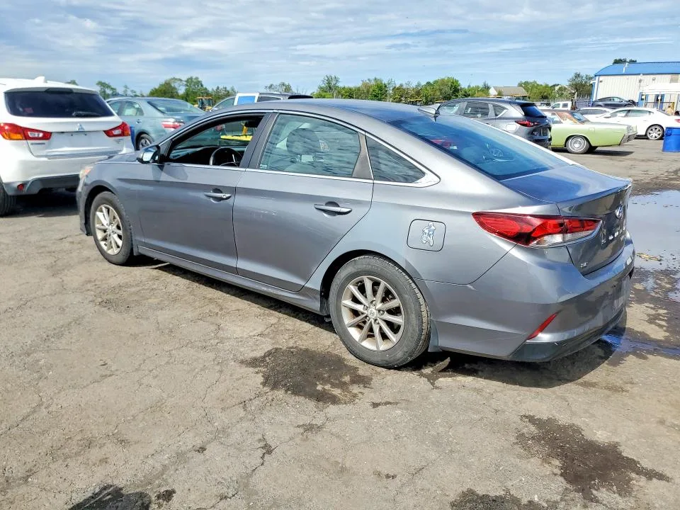5NPE24AF0KH799388 — 2019 HYUNDAI SONATA photo 2