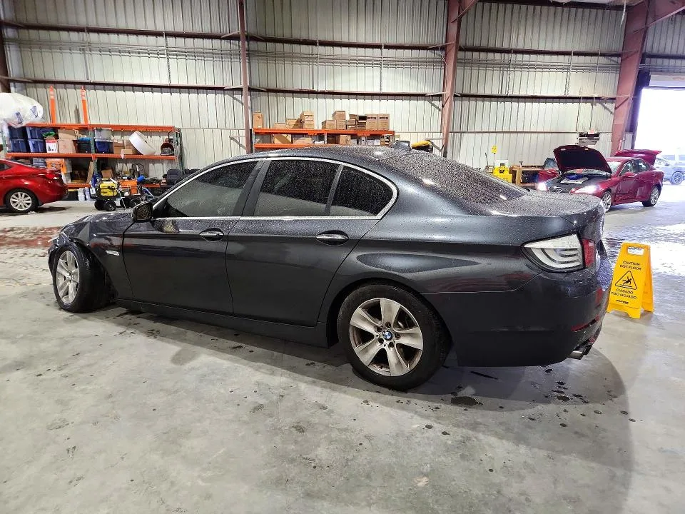 WBAXG5C51DDY30982 — 2013 BMW 528 photo 2