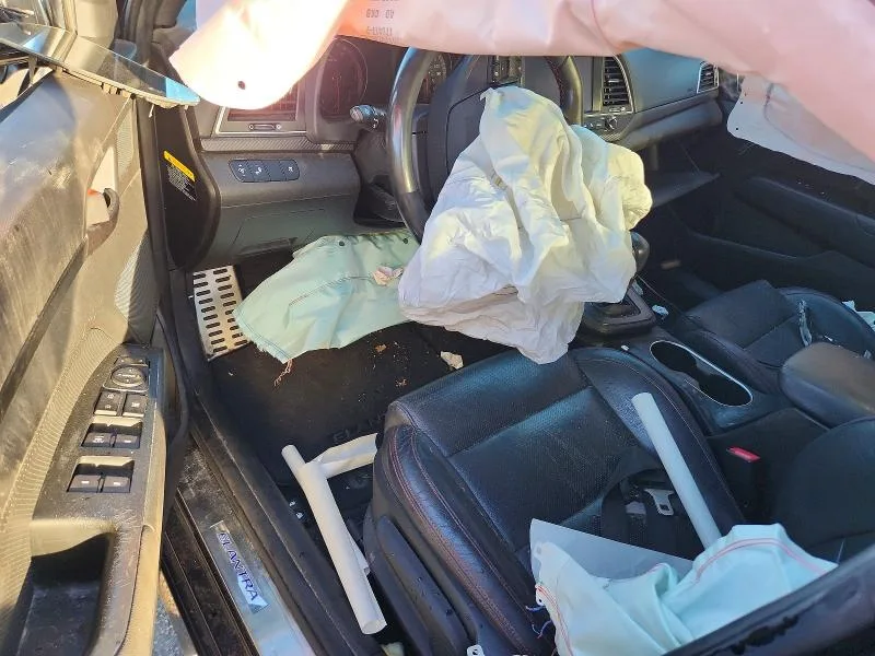 KMHD04LB8JU481028 — 2018 HYUNDAI ELANTRA photo 8