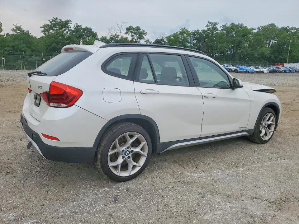 WBAVM5C57DVV90976 — 2013 BMW X1 photo 3
